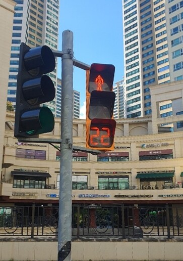 청주시, 교통사고 예방 위한 신호등 ...