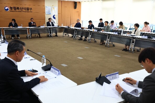 송미령 장관, 농식품부 위원회 직접 소통 강화 해법 찾는다