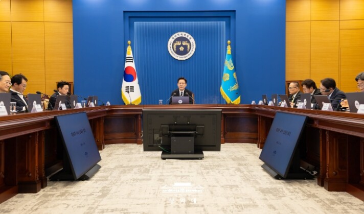 이재명 대통령, 제38차 수석보좌관회의 주재
