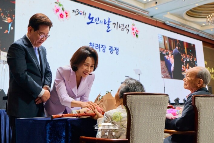 이 대통령 "노인일자리 118만 개로 확대…노후 더 세밀히 살필 것"